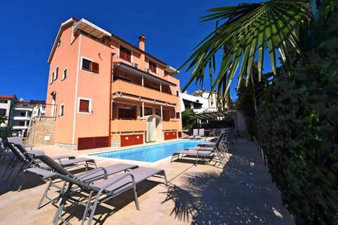 Beach, Swimming pool