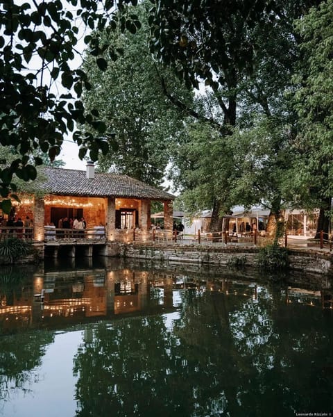 Restaurant/places to eat, Natural landscape, Lake view, Breakfast