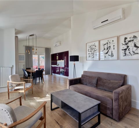 Living room, Dining area, air conditioner