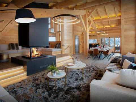 Summer, Living room, Seating area, Dining area