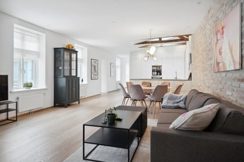 TV and multimedia, Kitchen or kitchenette, Living room, Seating area, Dining area, pet friendly