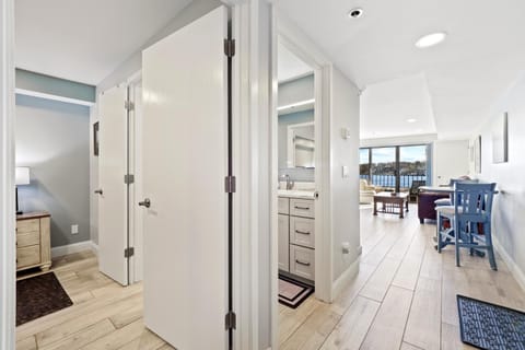 233 Edgewater Inn House in Charlevoix