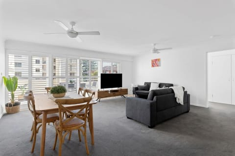 TV and multimedia, Living room, Seating area, Dining area, Evening entertainment
