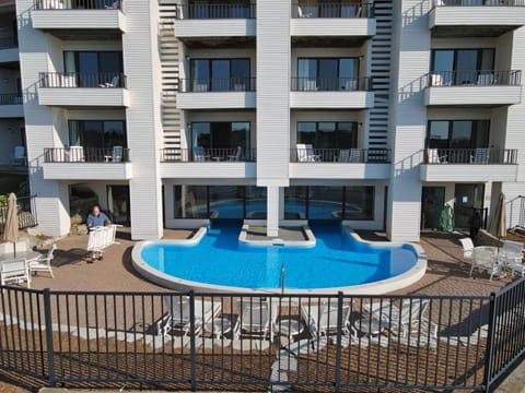 357 Edgewater Inn House in Charlevoix