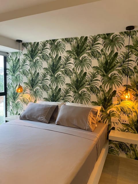 Shower, Bed, Photo of the whole room, Logo/Certificate/Sign, Bedroom, Location, Parking, internet, air conditioner
