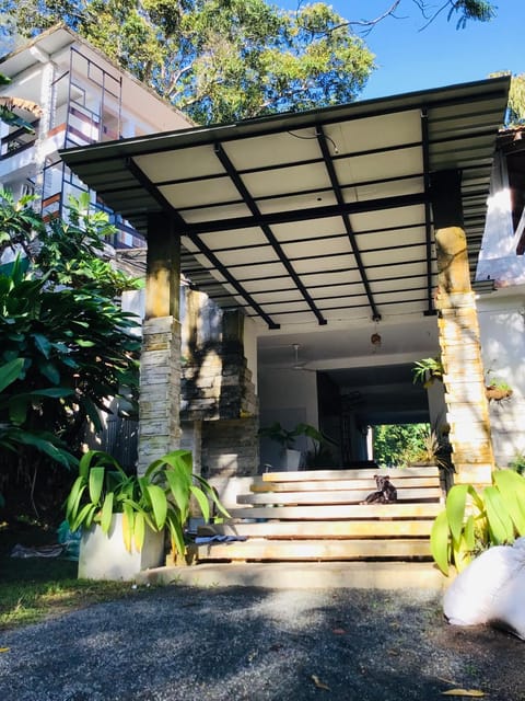 Property building, Facade/entrance, Garden