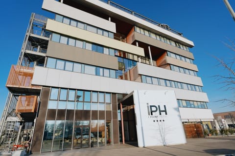 Property building, Facade/entrance, Property logo or sign