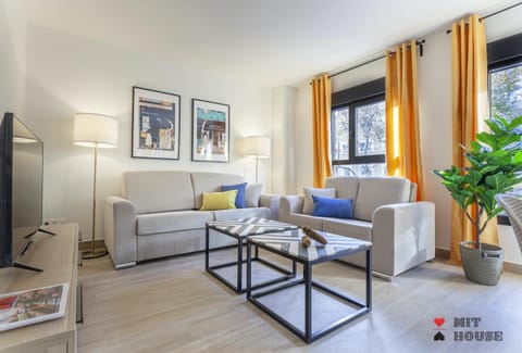 Communal lounge/ TV room, Living room