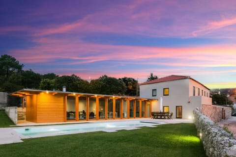 Property building, Garden, Swimming pool