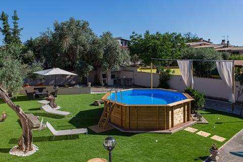 Garden, Garden view, Pool view, Swimming pool, sunbed