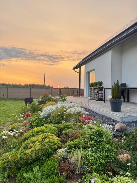Property building, Natural landscape, Garden, Garden view