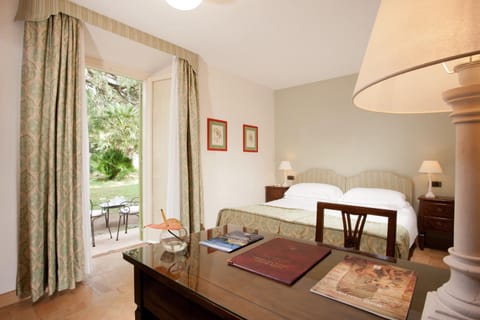 Garden, Photo of the whole room