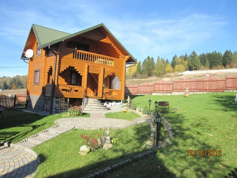 Property building, Spring, Day, Natural landscape, Garden, Garden view