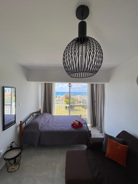 Bed, Living room, Photo of the whole room, Seating area, Bedroom