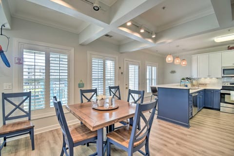 Ocean Isle Condo with Community Pool and Hot Tub! Apartment in Ocean Isle Beach