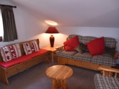 Appartement 3P sur pistes avec garage, 2 chambres, cuisine équipée - FR-1-266-182 Apartment in Montgenèvre