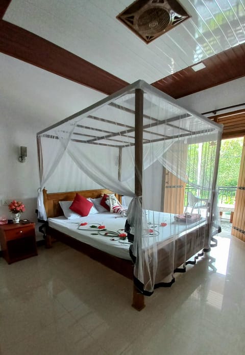Bed, bunk bed