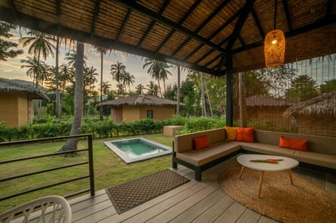 Natural landscape, Garden, Balcony/Terrace, Living room, Seating area, Garden view, Pool view, Swimming pool, Swimming pool