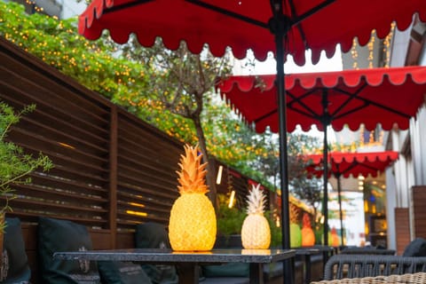 Property building, Restaurant/places to eat