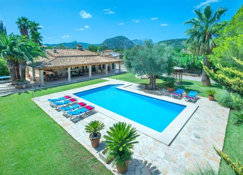 Property building, Garden, Garden view, Mountain view, Swimming pool, sunbed