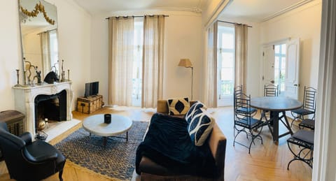 Living room, Seating area, Dining area