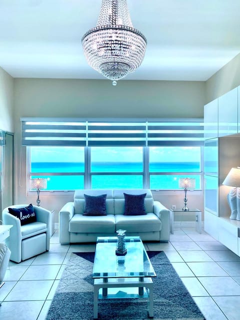 TV and multimedia, Seating area, Sea view