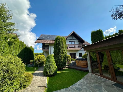 Property building, Spring, Day, Garden, Garden view, Swimming pool, Entertainment