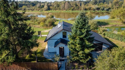 Property building, Spring, Day, Neighbourhood, Natural landscape, Bird's eye view, Garden, River view