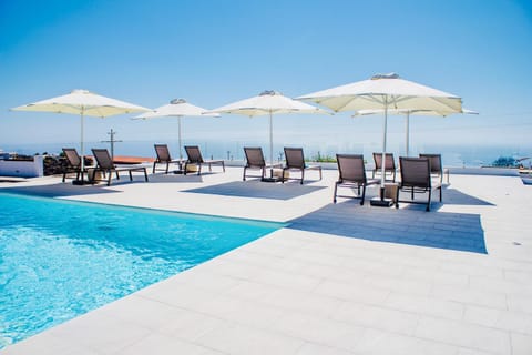 Patio, Off site, Solarium, Swimming pool, sunbed