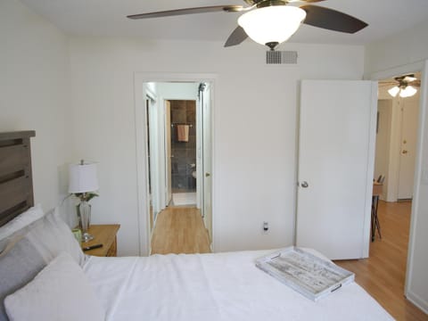 Cozy Condo near Buckhead Apartment in Chamblee