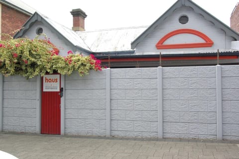 Property building, Facade/entrance, Property logo or sign
