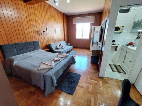 Bed, Living room