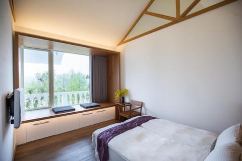 Garden view, Mountain view