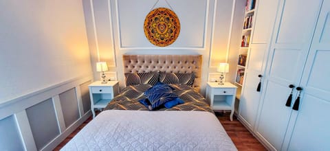 Bed, Photo of the whole room, Bedroom, wardrobe