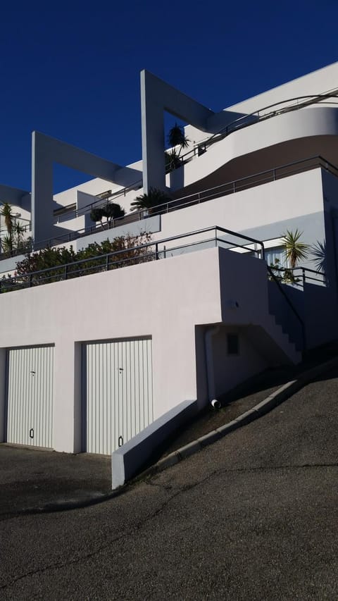 Le Grand Bleu Apartment in La Ciotat