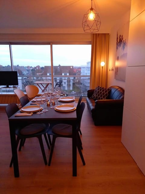 relax @the beach Apartment in De Haan