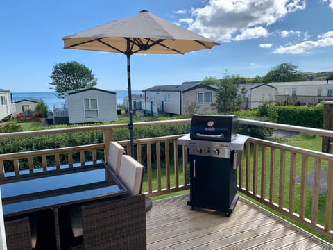Lydstep Beach BayView 3-Bedroom Holiday Home House in Wales