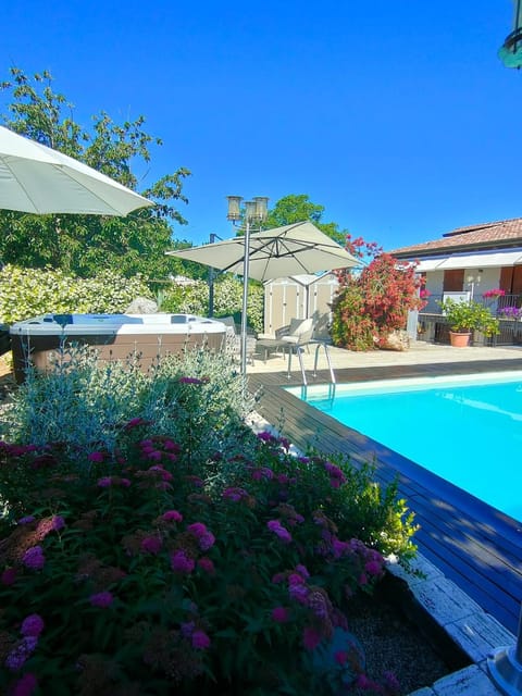 Spring, Garden, Hot Tub, Garden view, Pool view, Swimming pool, Open Air Bath, sunbed