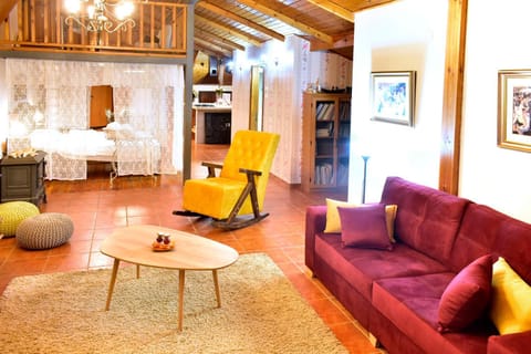 Living room, Seating area