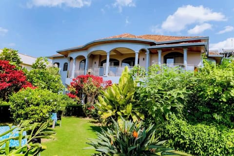 Property building, Facade/entrance, Day, Garden view