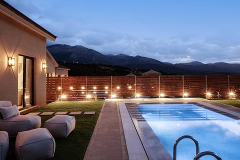 Mountain view, Pool view, Swimming pool