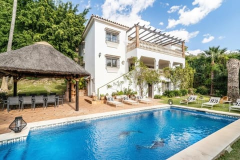 Property building, Patio, Spring, Day, Garden, Garden view, Pool view, Swimming pool, sunbed