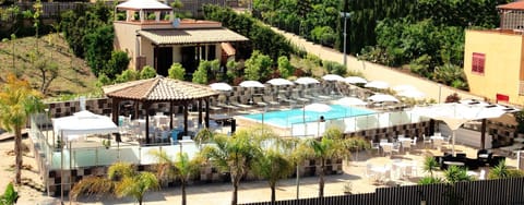 Garden, Swimming pool, Swimming pool