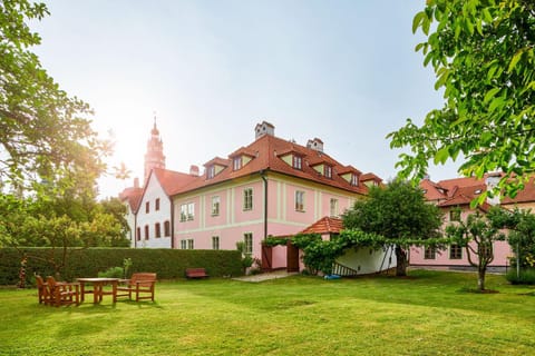 Property building, Garden, Garden view