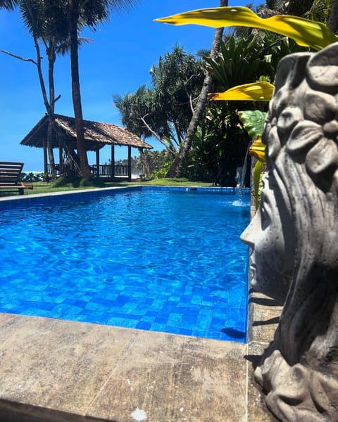 Property building, Balcony/Terrace, Swimming pool, sunbed