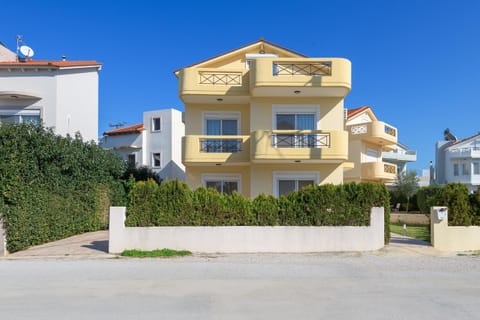 Property building, Facade/entrance, Parking