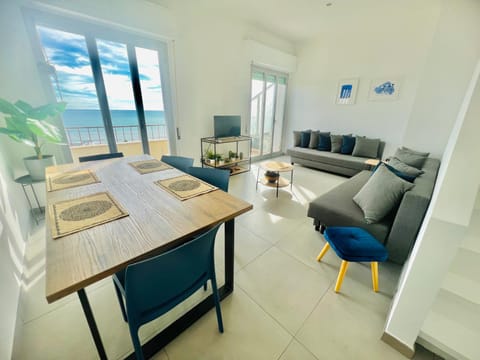 Luxury Penthouse Poseidon Suite - Sanremo Apartment in Sanremo