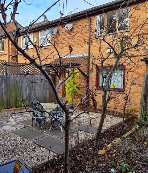 Property building, Facade/entrance, Garden view