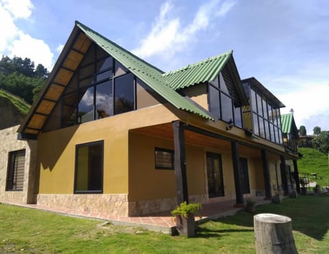 Property building, Facade/entrance, Garden