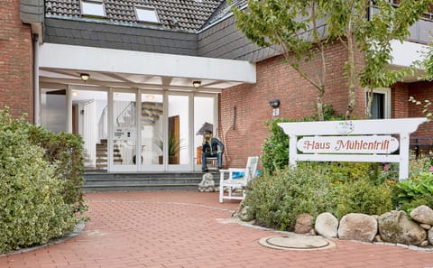 Property building, Facade/entrance